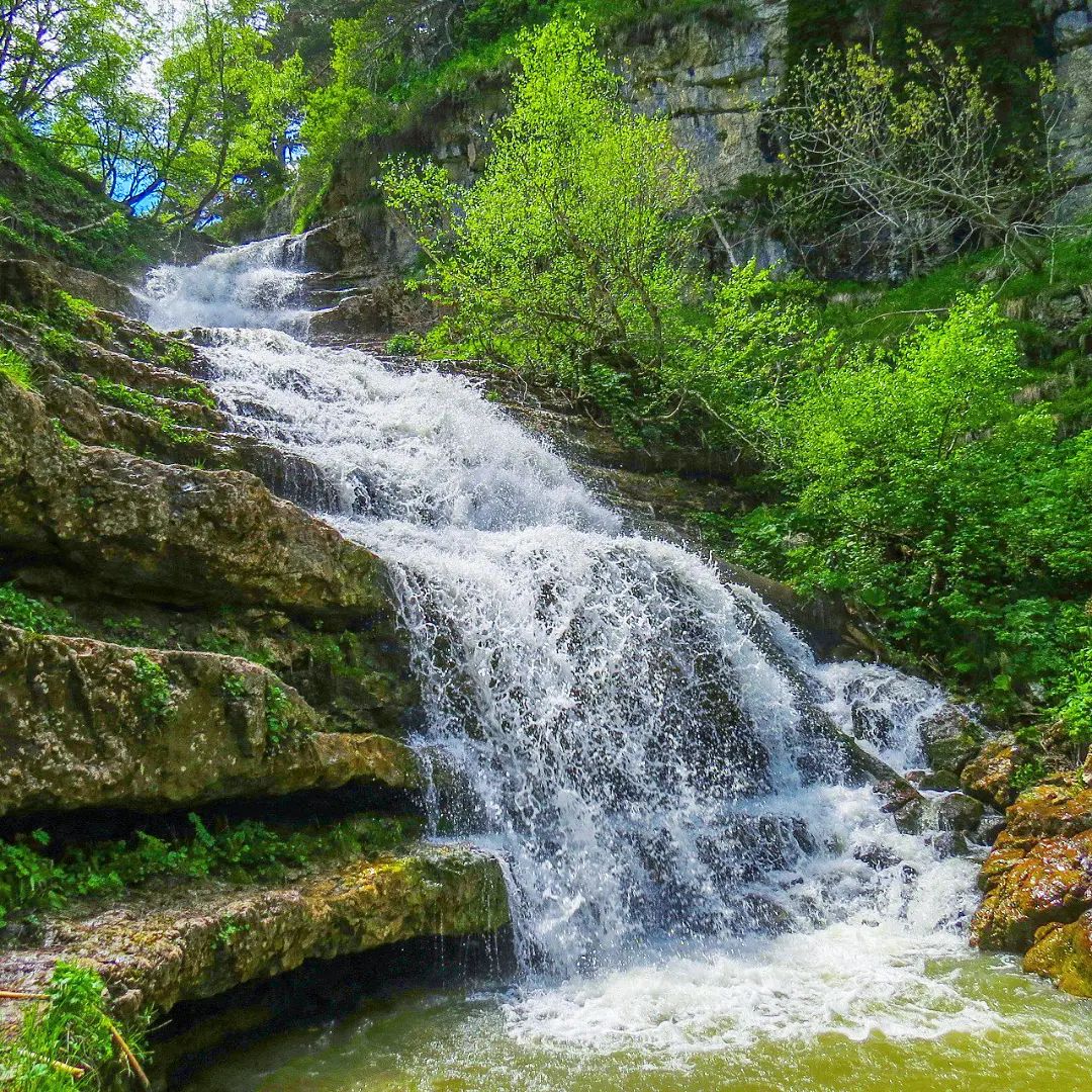 Водопад Каскадный
