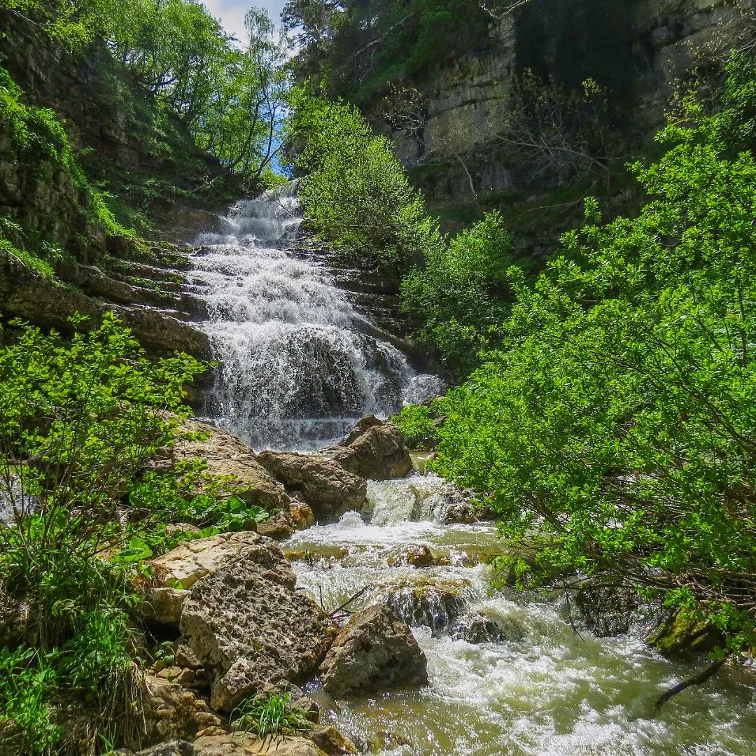 Водопад Каскадный