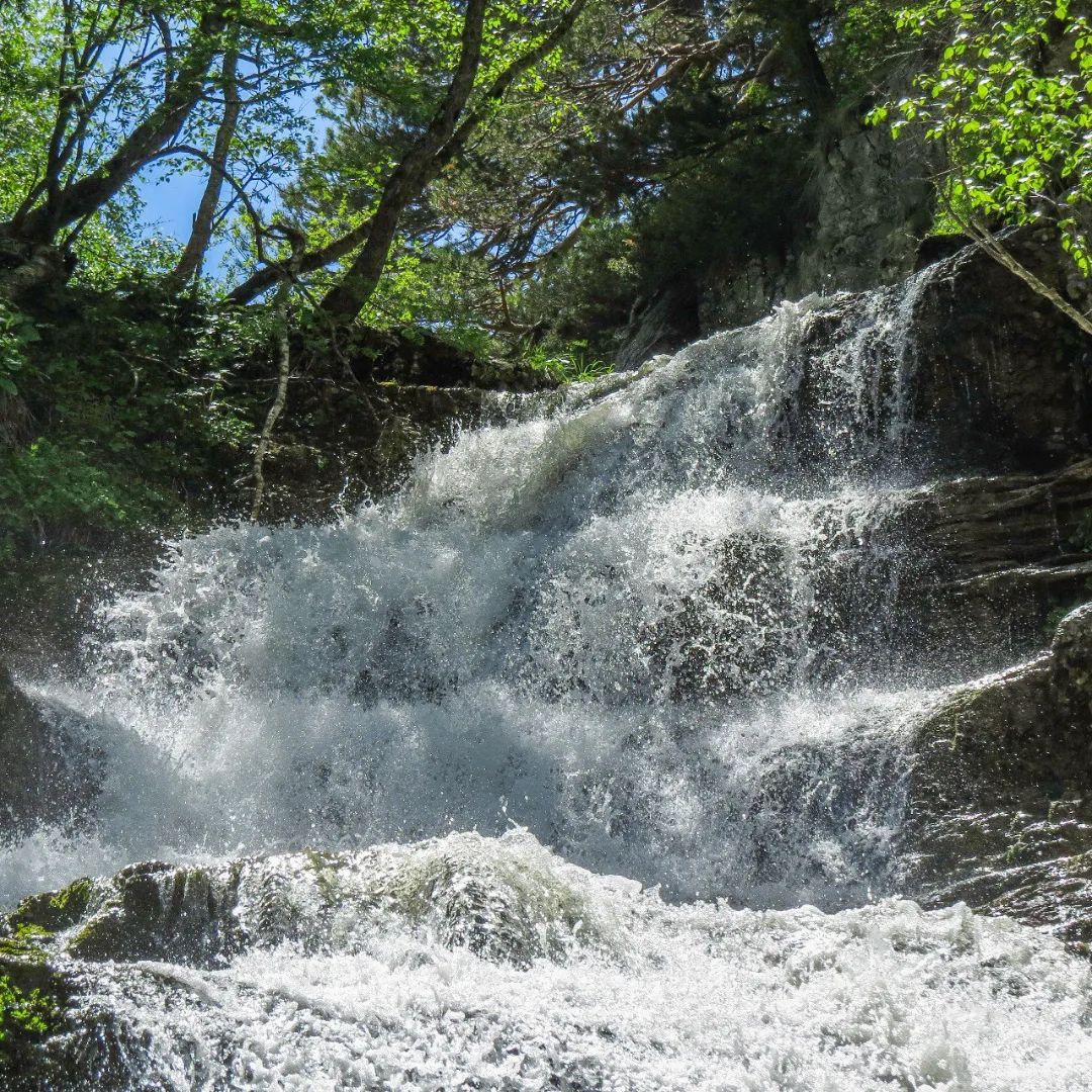 Водопад Каскадный