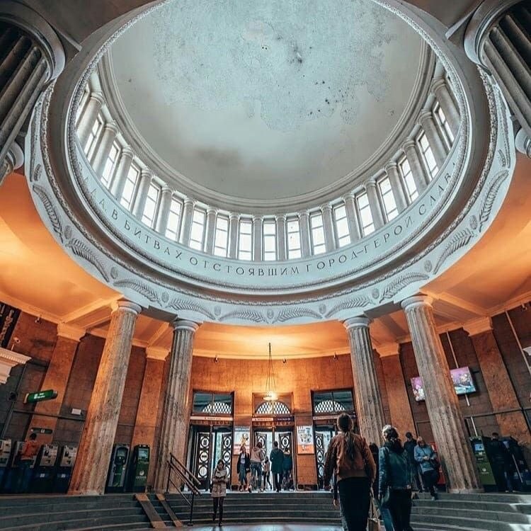 Станция метро Автово