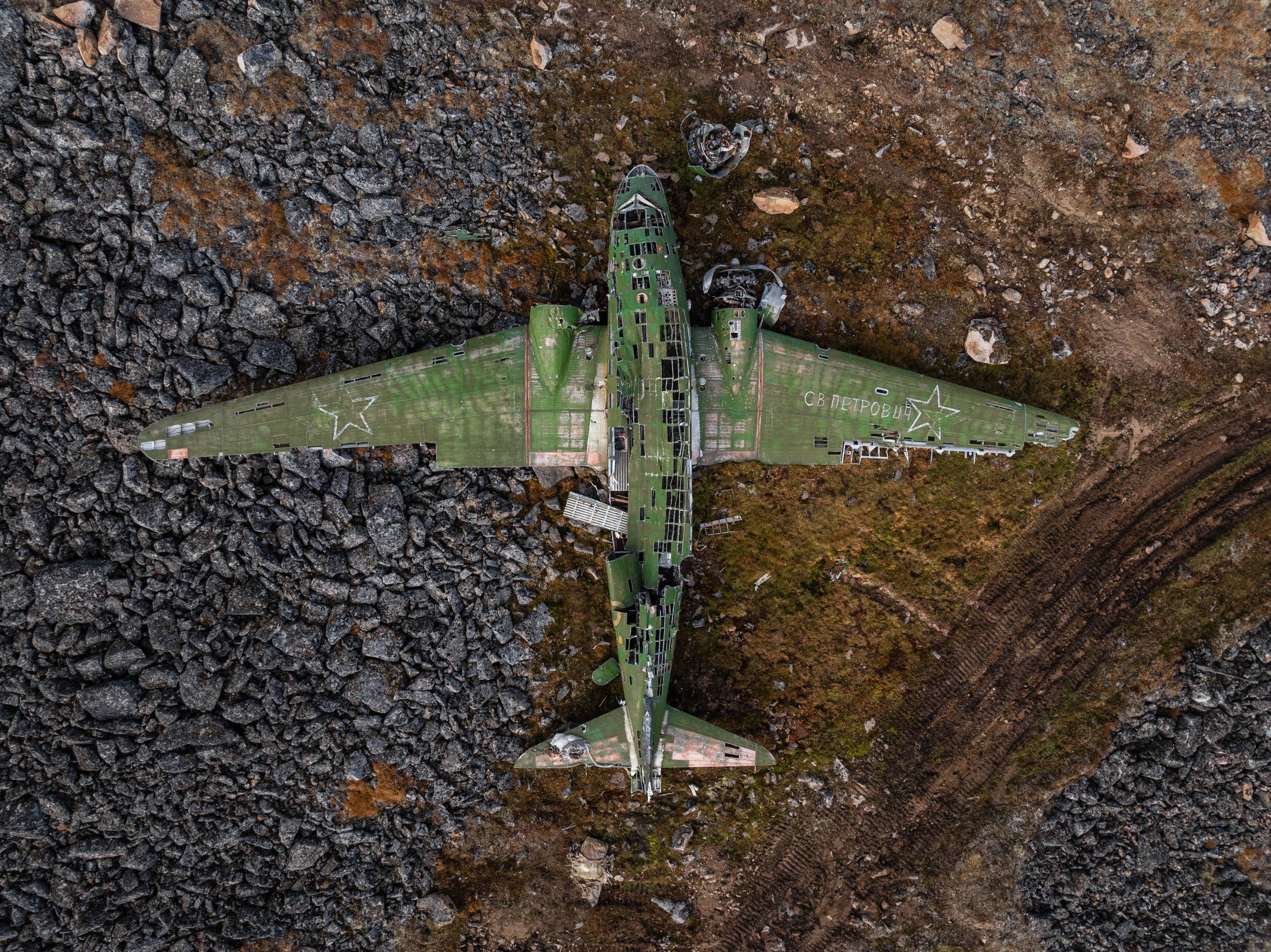 Обломки самолета Ли-2 на острове Ратманова