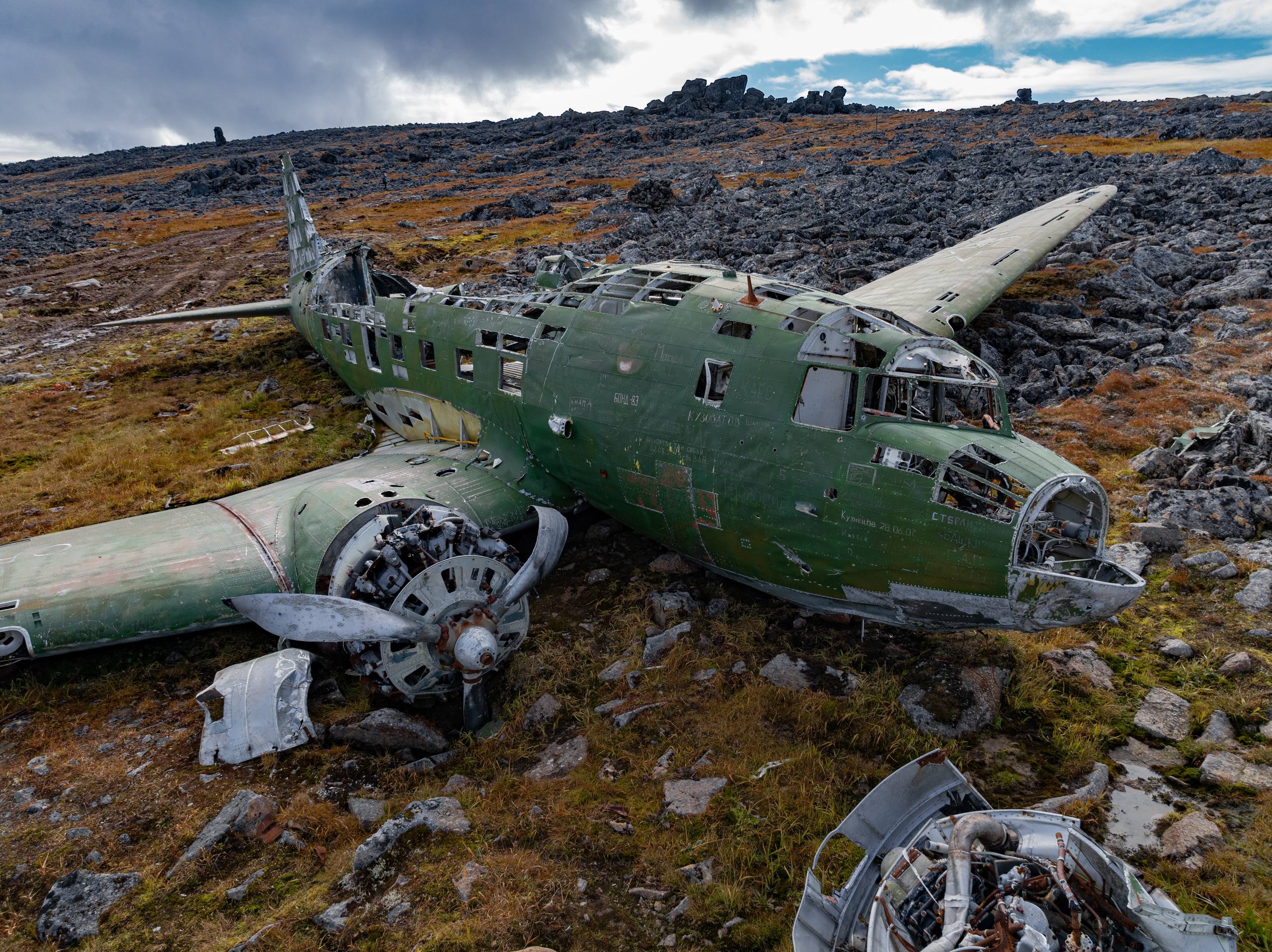 Обломки самолета Ли-2 на острове Ратманова