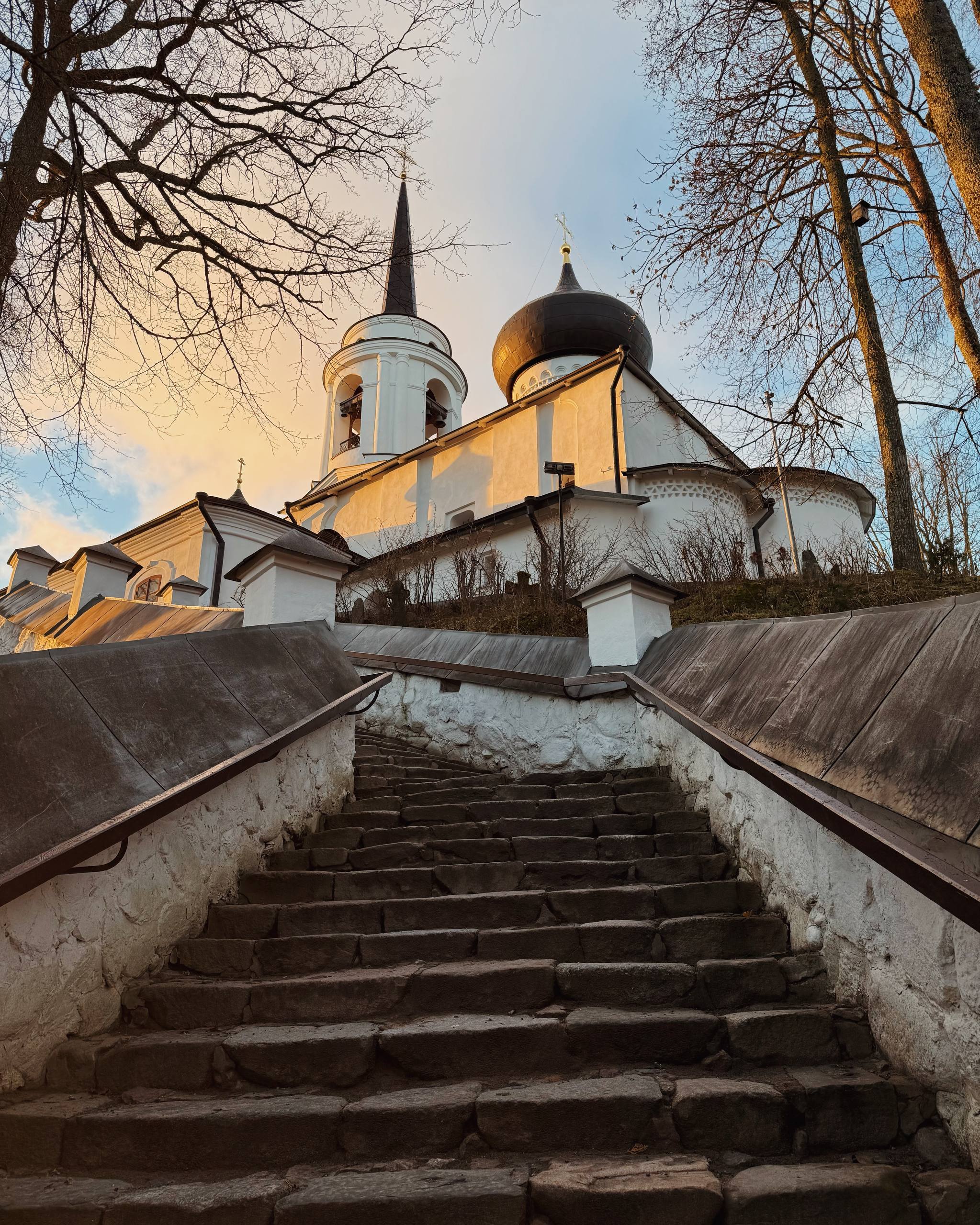Успенский Святогорский монастырь