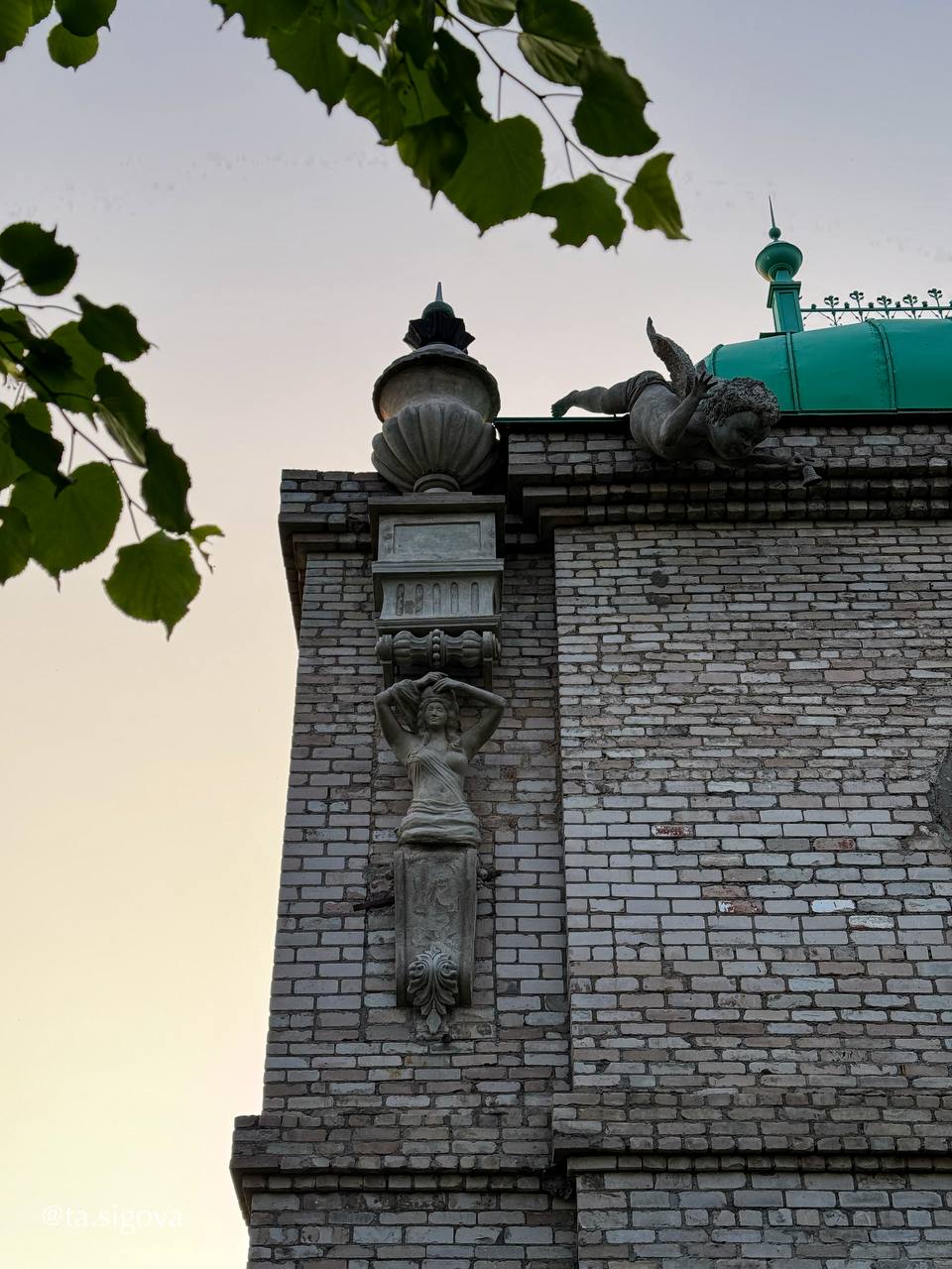 Дом с ангелами в Валдае