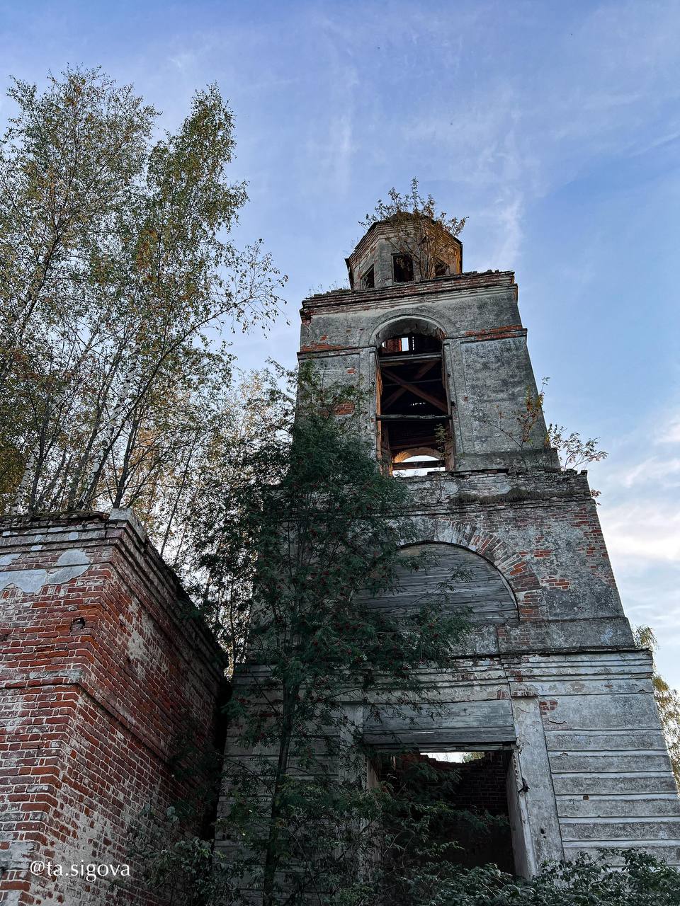 Заброшенная Архангельская церковь