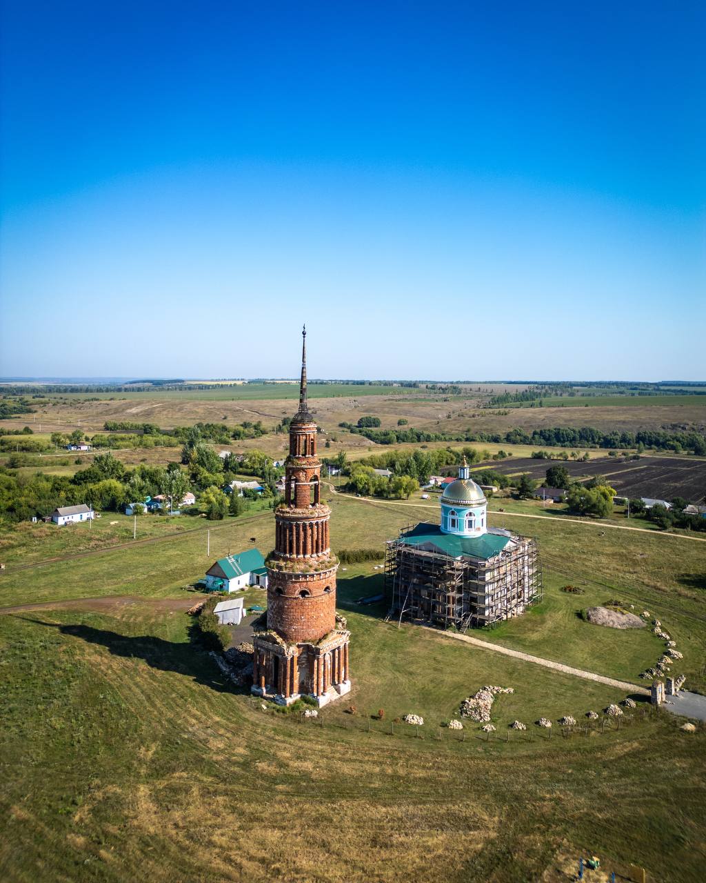 Колокольня в селе Новотроицкое
