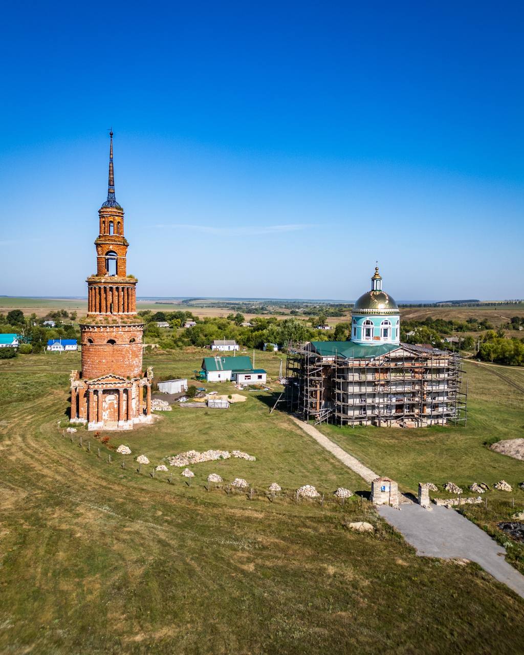 Колокольня в селе Новотроицкое