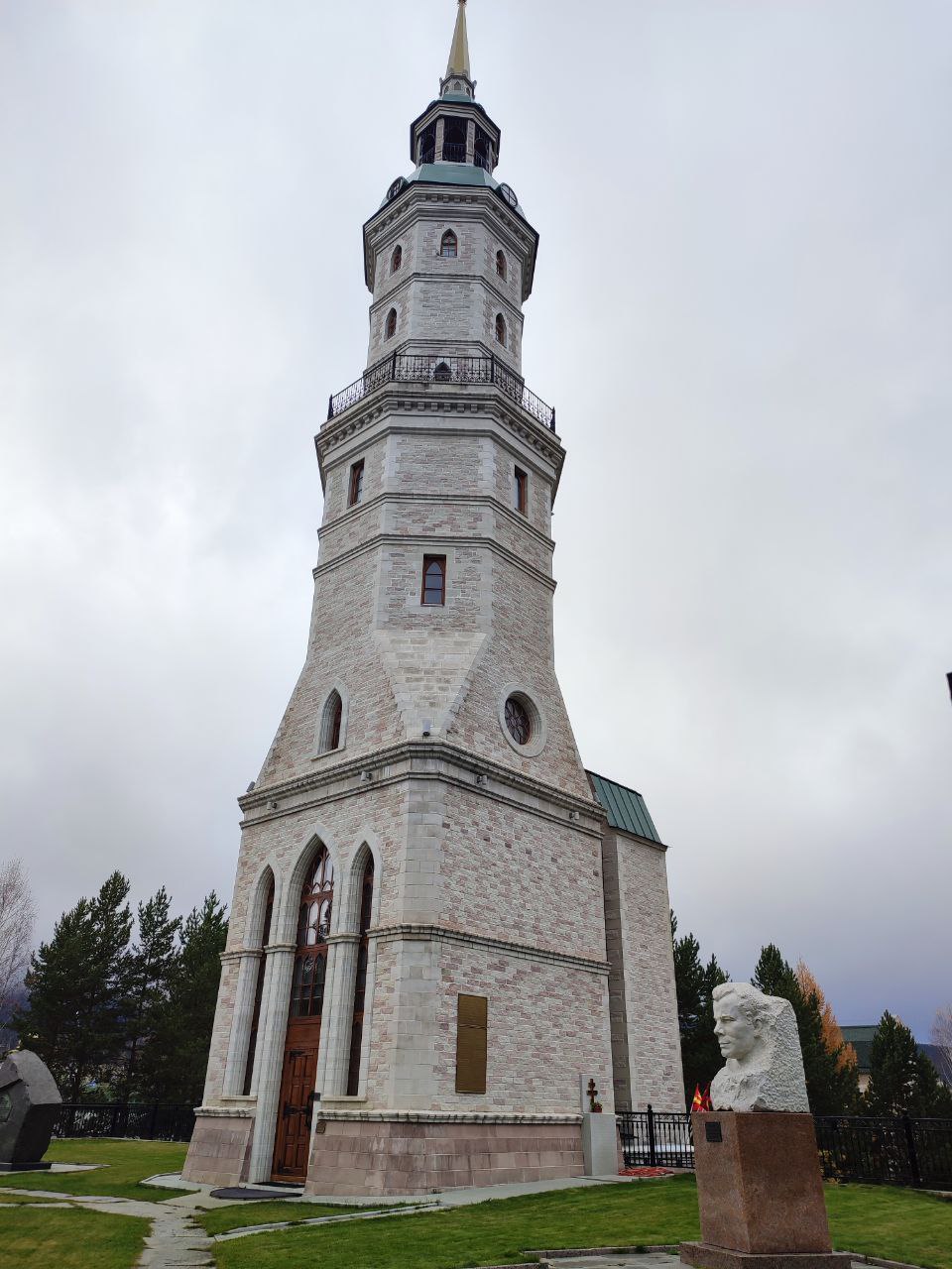Башня-колокольня в Красной Горке