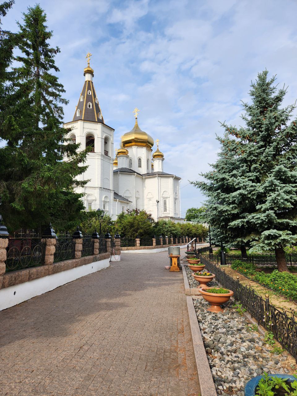 Свято-Троицкий монастырь