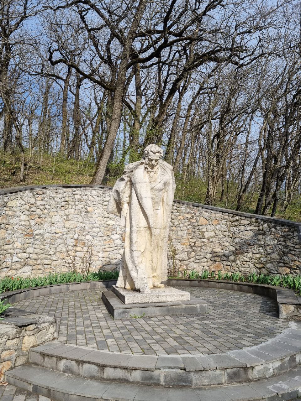 Памятник Пушкину в Железноводске