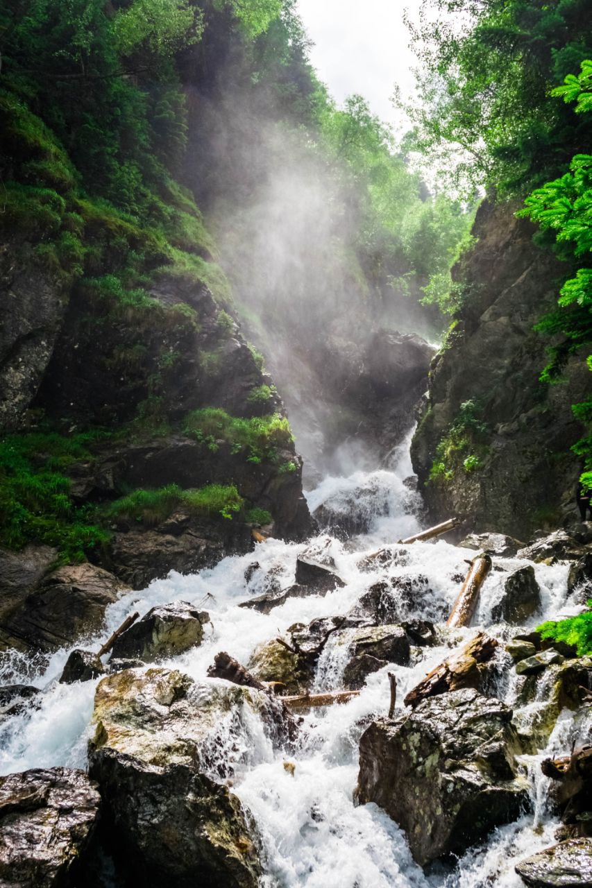 Белый водопад