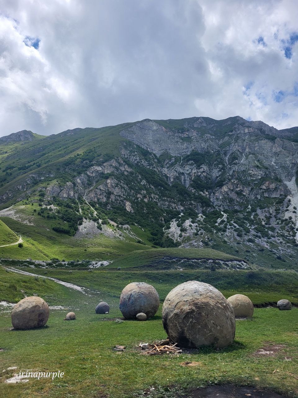 Каменные шары Дагестана