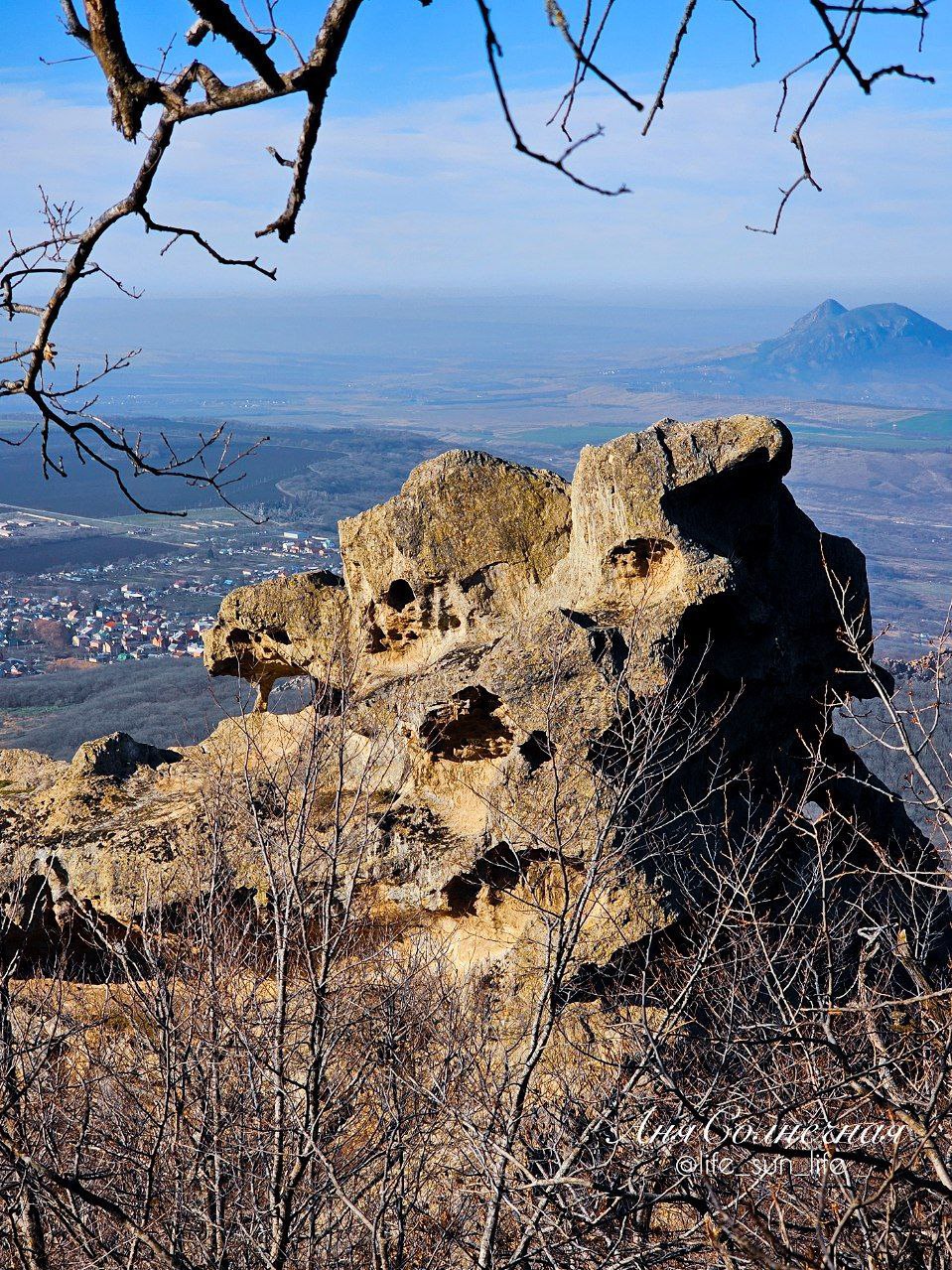 Орлиные скалы