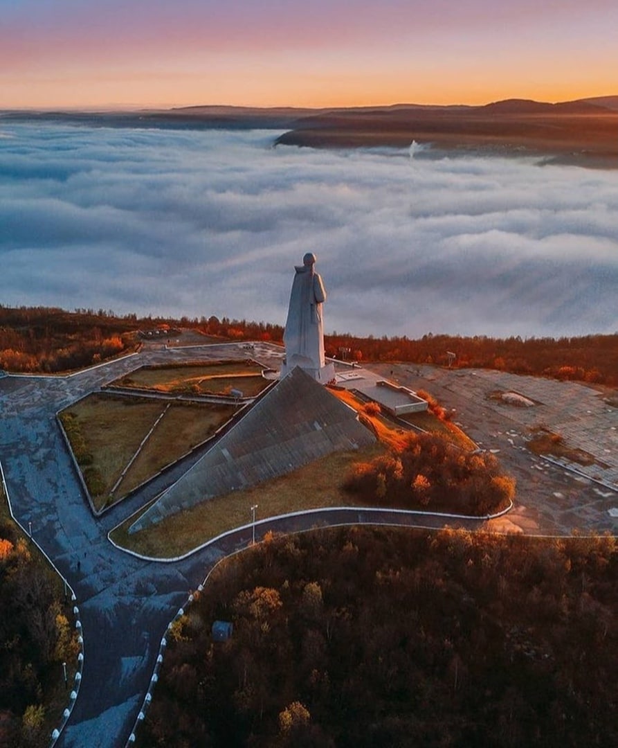 Памятник Защитникам Заполярья