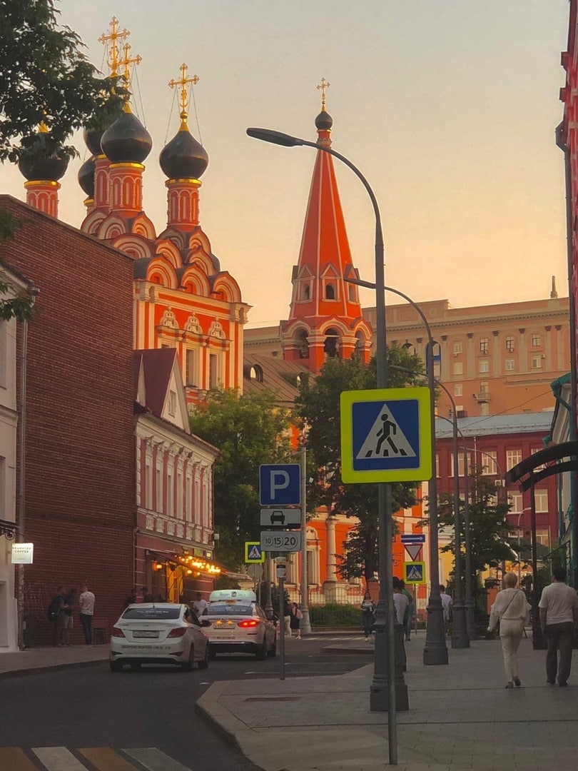 Переулок у театра Высоцкого