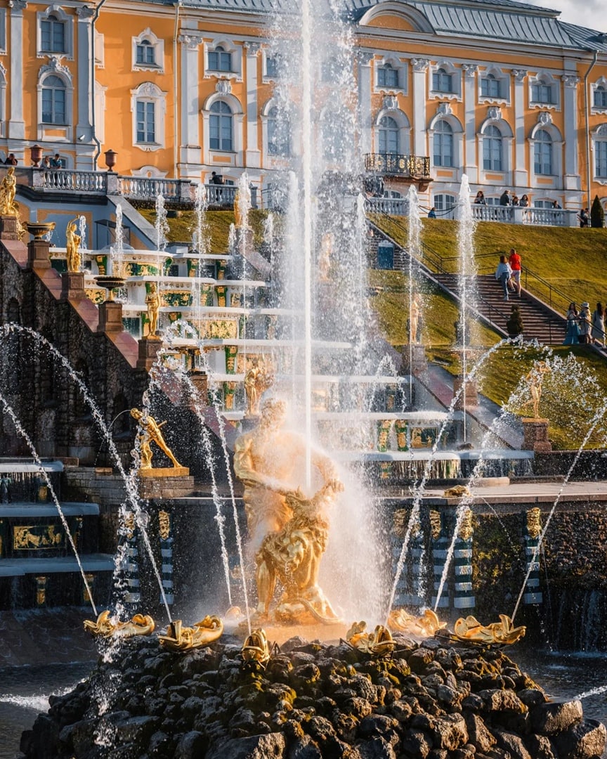Фонтан Самсон