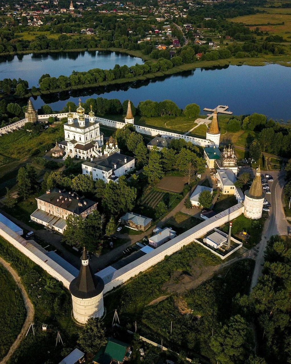 Иосифо-Волоцкий монастырь