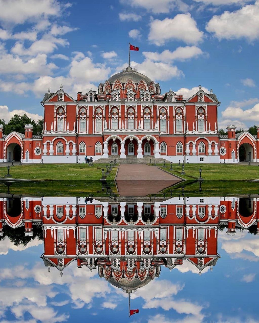 Петровский путевой дворец