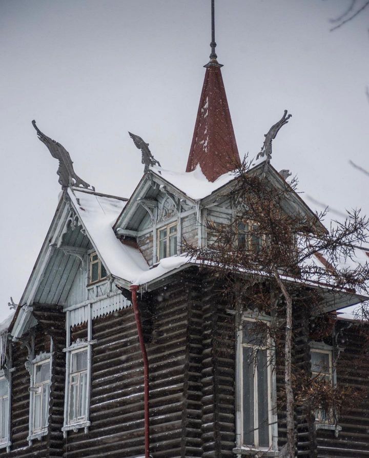 Томский дом с драконами