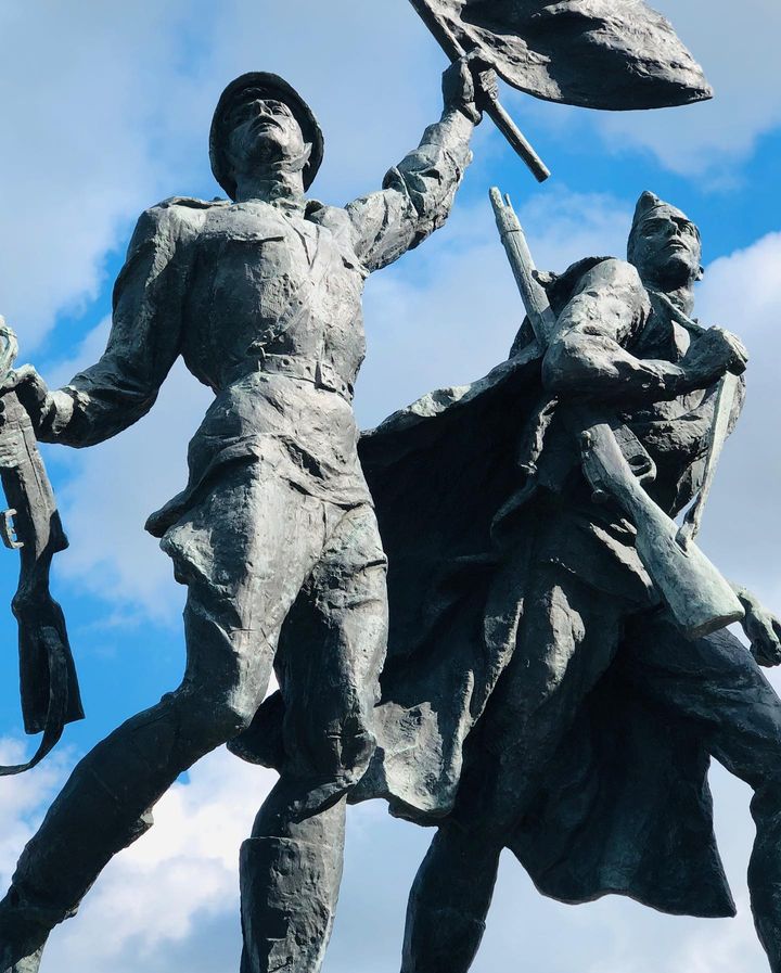 Мемориал Героическим защитникам Ленинграда