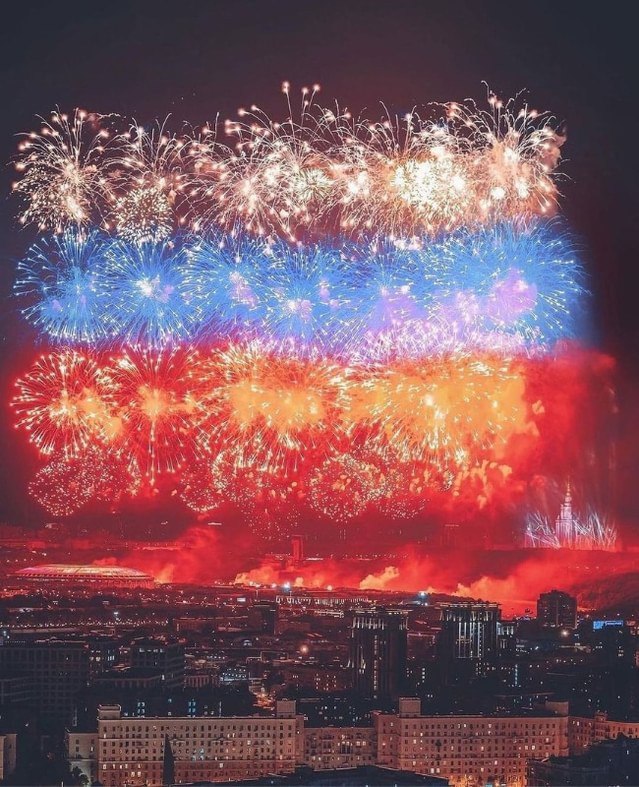 Москва, салют
