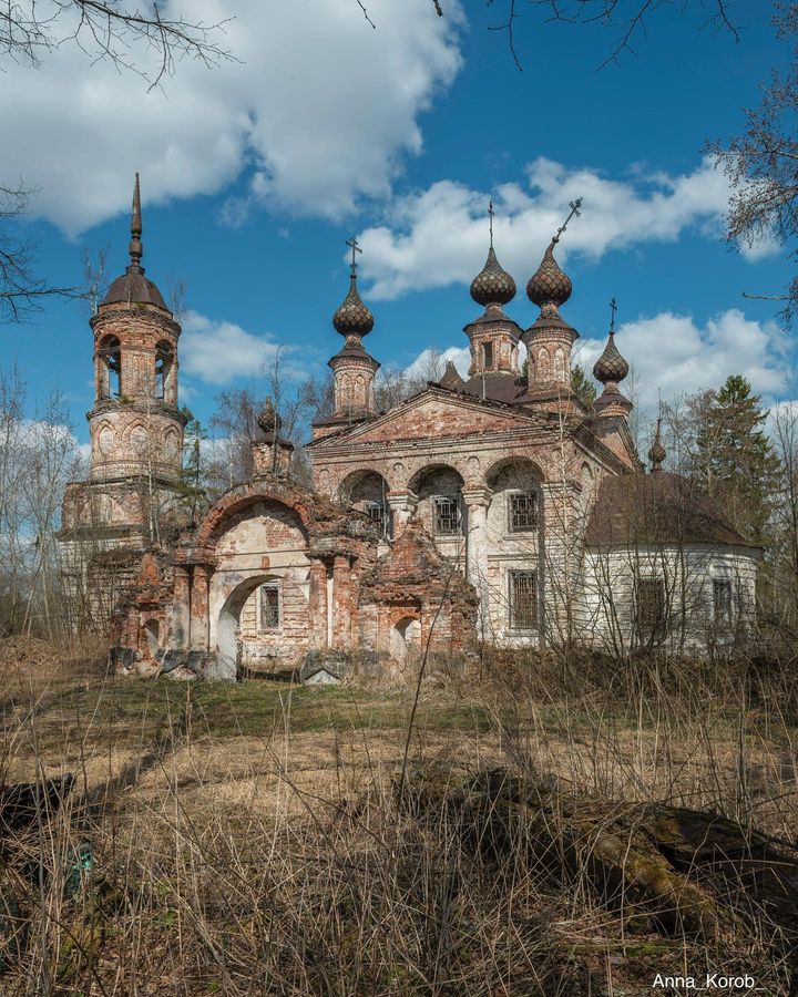 Старинный храм в Ярославской области
