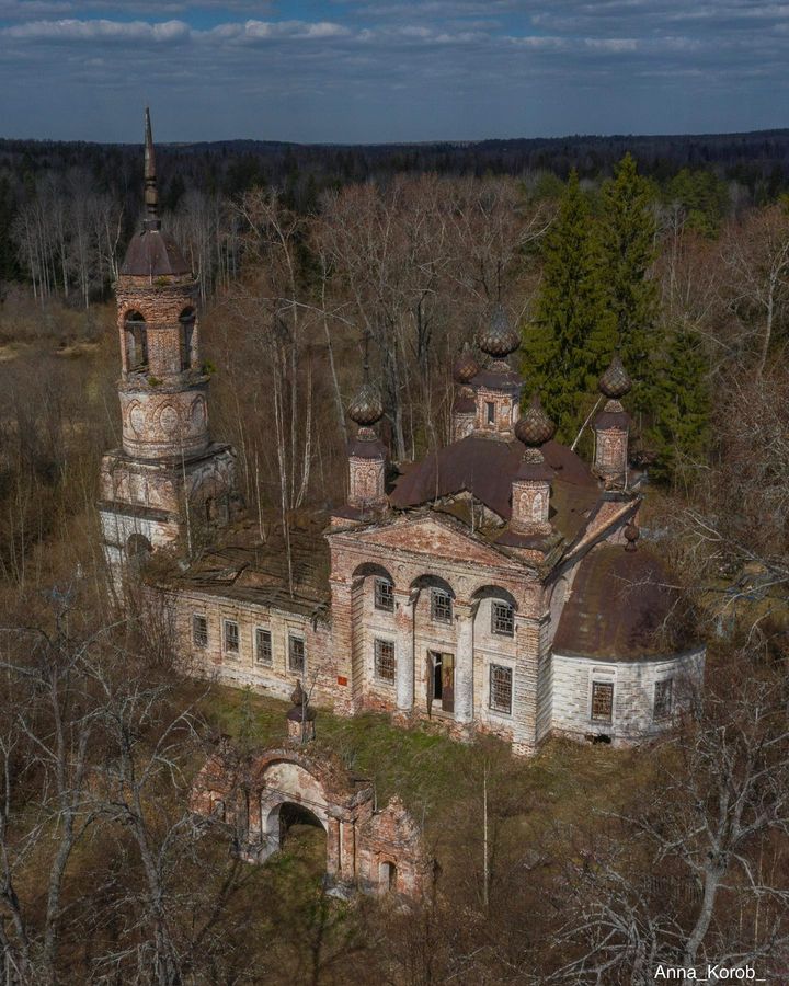 Старинный храм в Ярославской области