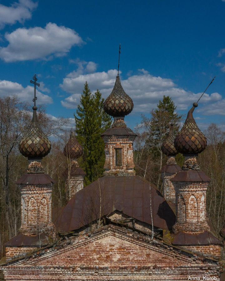 Старинный храм в Ярославской области