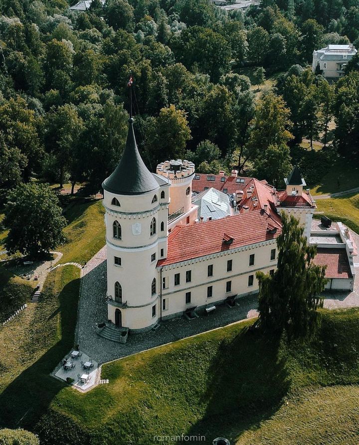 Замок Бип в Павловске
