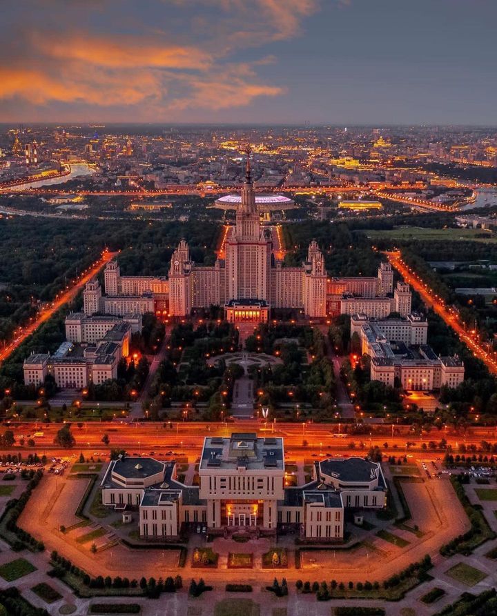 МГУ им. Ломоносова