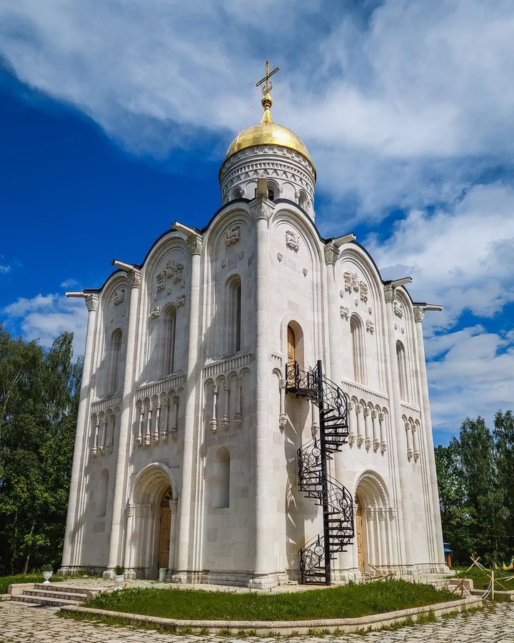 Собор в селе Лызлово
