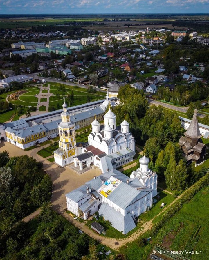 Спасо-Прилуцкий монастырь