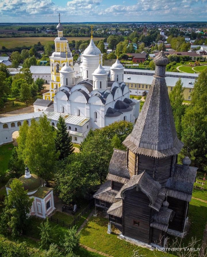 Спасо-Прилуцкий монастырь