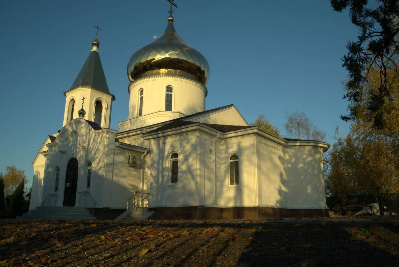 Свято-Духовский храм в Волновахе