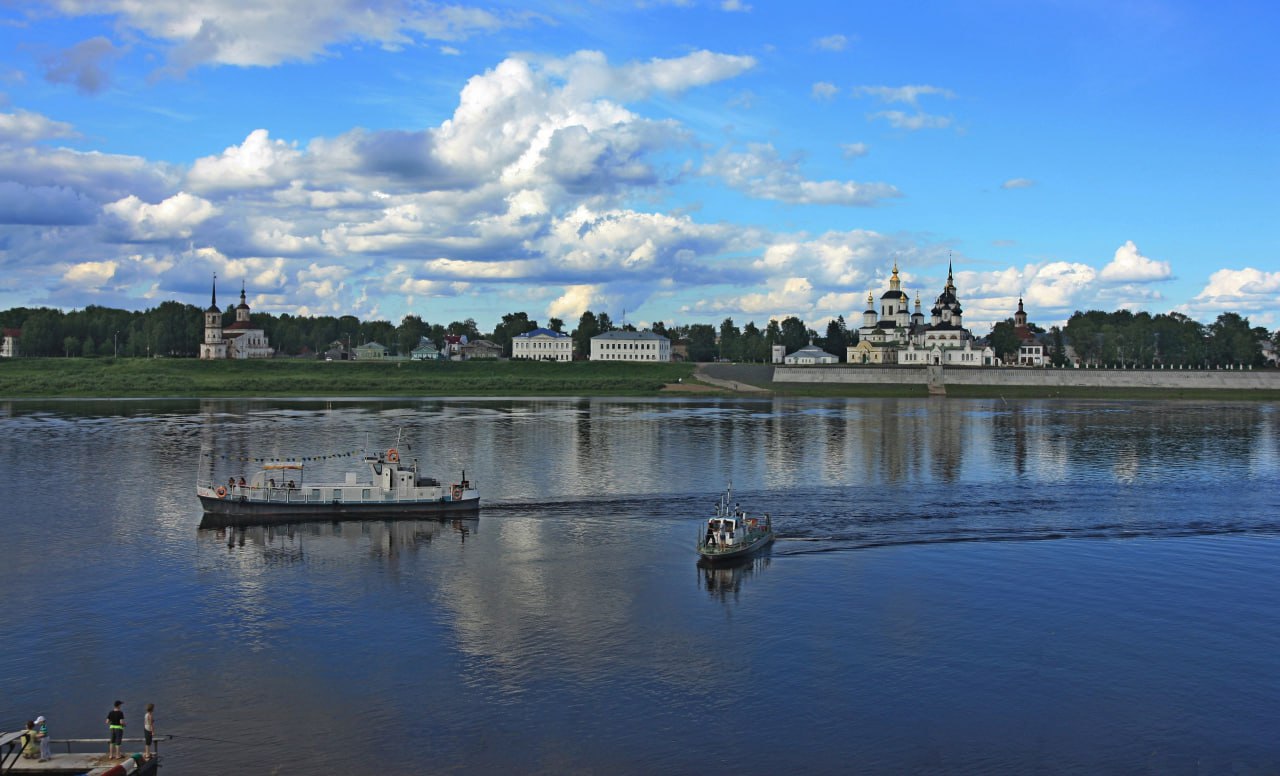 Берег реки Сухона