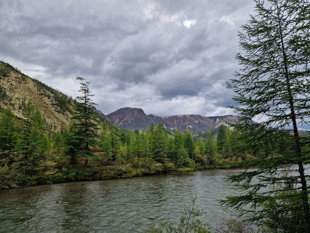 Каменные останцы у р. Хета
