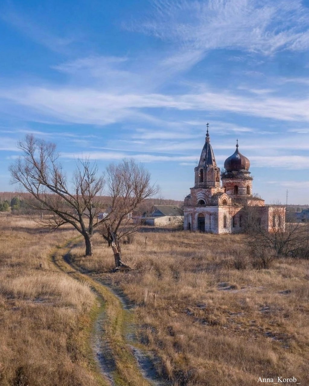 Заброшенная церковь в Русиново