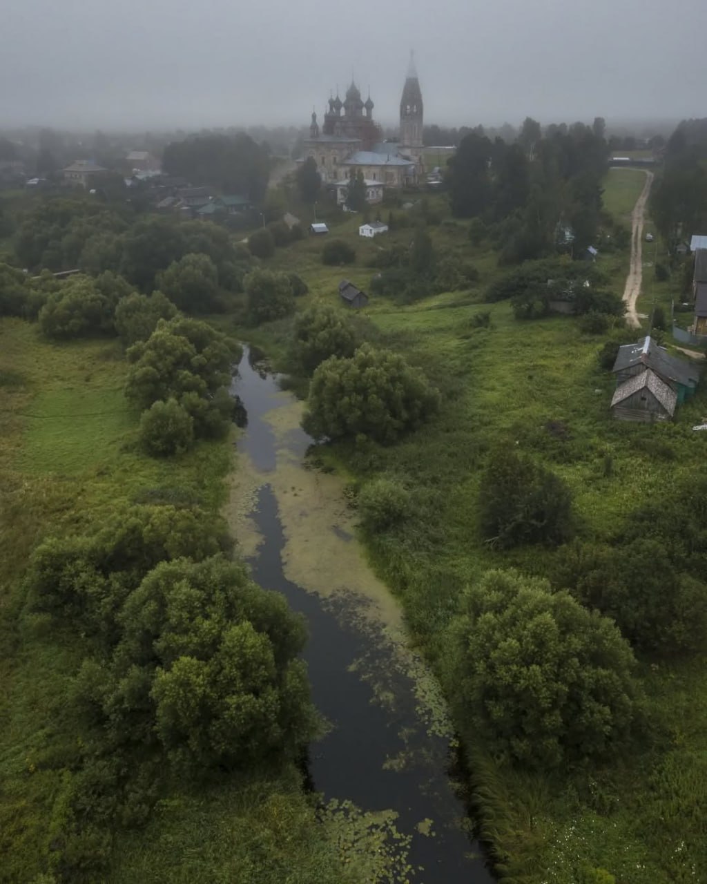 Церковь в селе Парское