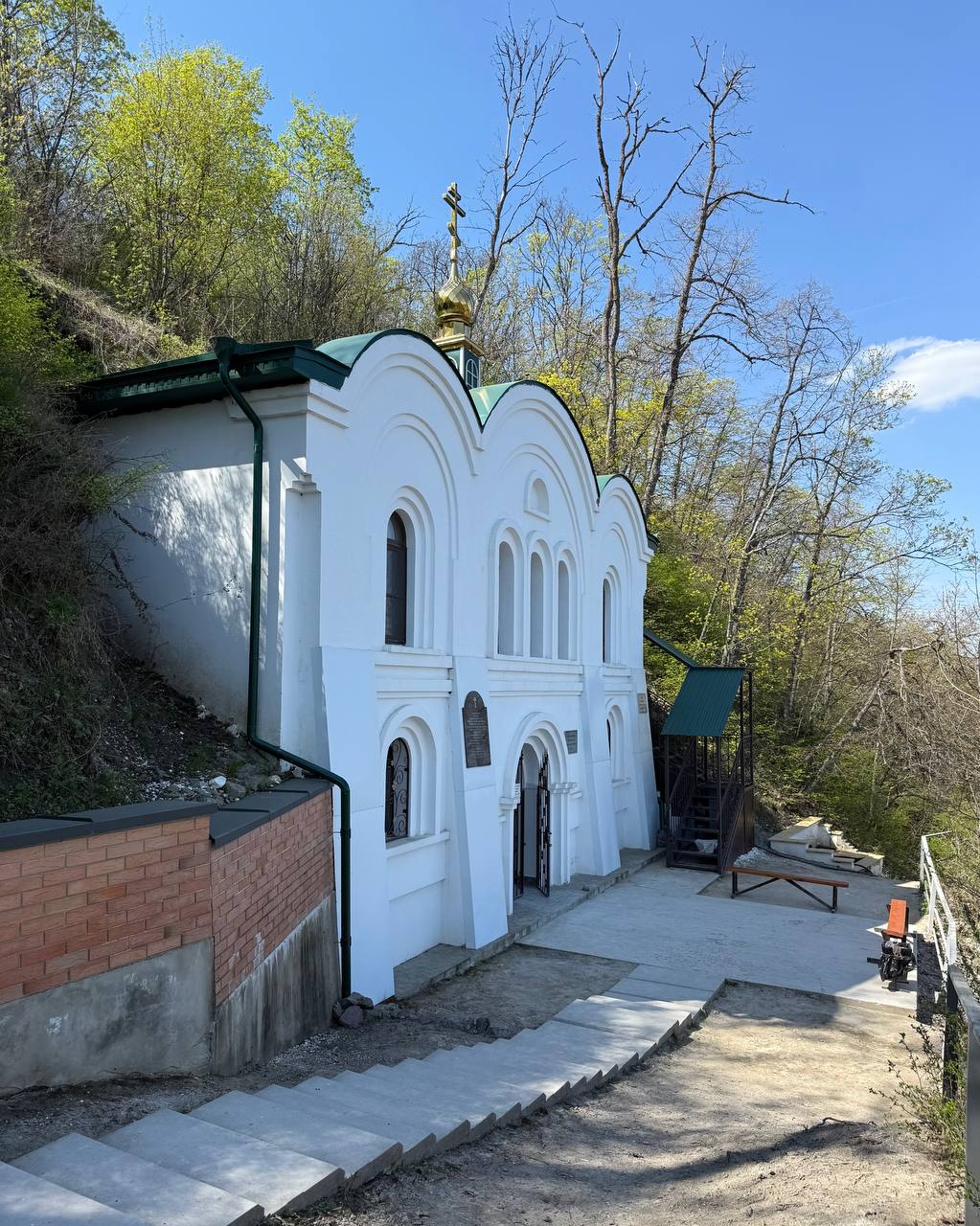 Воскресенский Белогорский монастырь