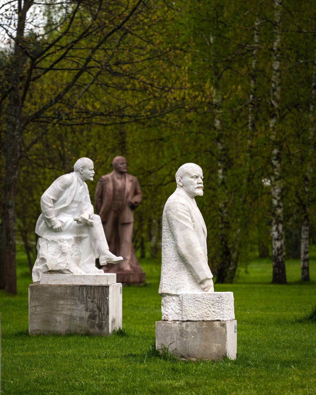 Памятники Ленину в Ленинских Горках